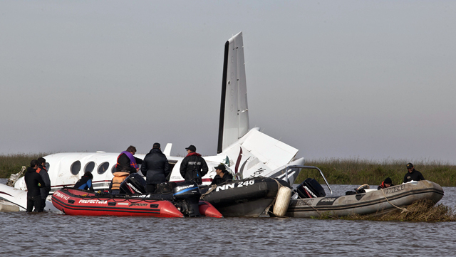 Repatrían a Argentina cuerpos de cuatro de los cinco muertos en accidente aéreo