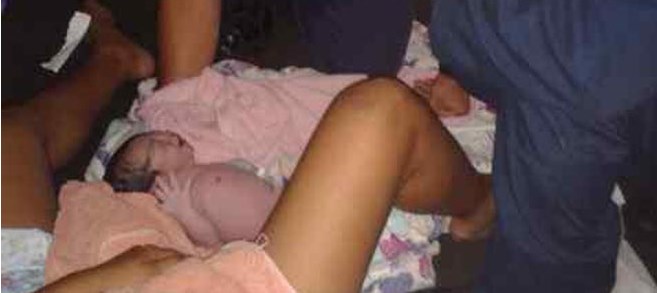 Ahora, una mujer dio a luz en el terminal de pasajeros de Maracaibo (Foto)