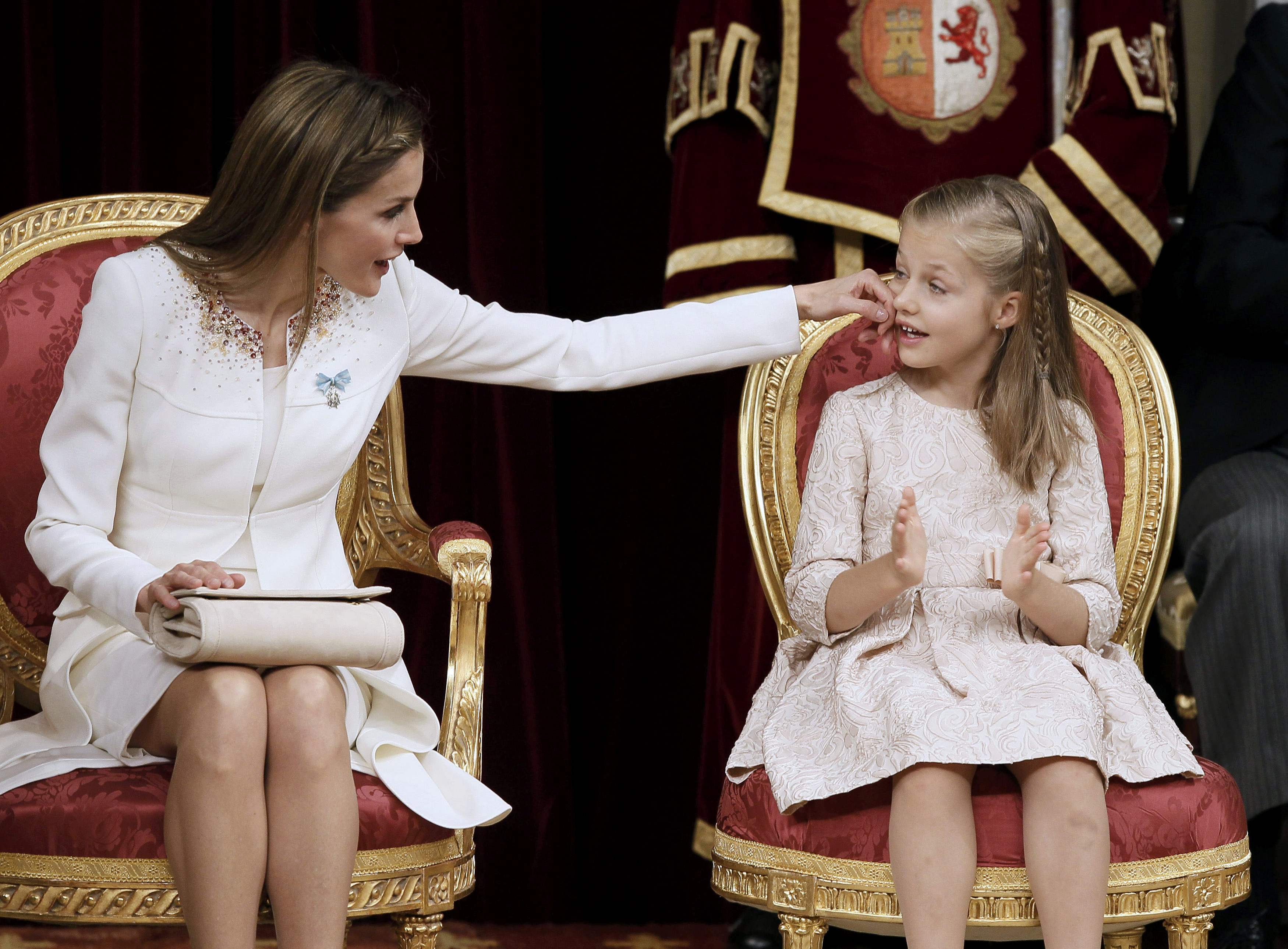 Guiños, besos y emoción en la proclamación de Felipe VI (Fotos)