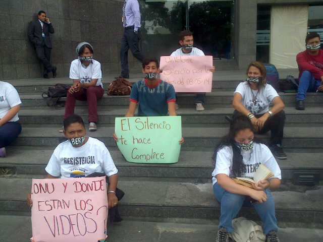 Padres de los estudiantes detenidos levantan protesta pacífica en el Pnud (Comunicado)