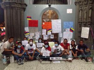 Estudiantes se mantienen en huelga de hambre en la Iglesia Chiquinquirá (Foto)