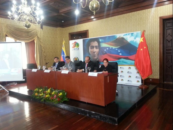 Venezuela ha avanzado en materia tecnológica por China, según Jaua
