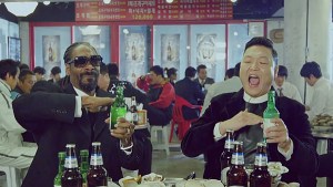 Psy supera los 100 millones de visitas con “Hangover”