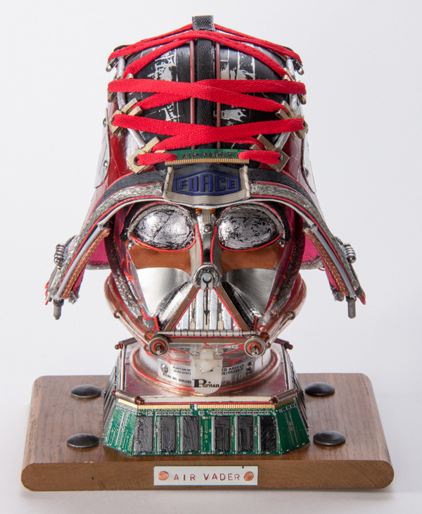 Noti-Geek: Impresionantes cascos de Star Wars hechos con pura basura