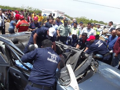 Colisión en Maracaibo deja sin vida a tres integrantes de una familia