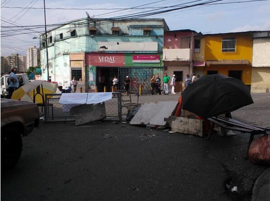 Protestan en Cotiza por falta de agua este #7Jul (Fotos)