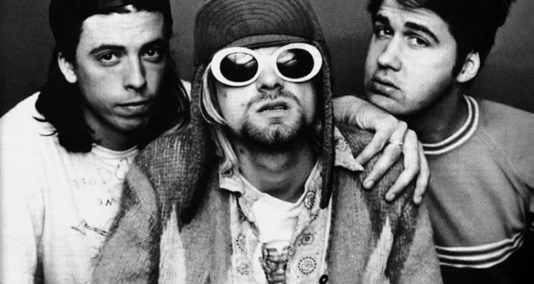 ¡Encuentra las diferencias! Nirvana denuncia a Marc Jacobs por plagiar el famoso logo de su línea de ropa