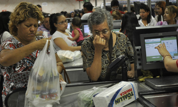 Según gremios, el salario de profesionales solo cubre necesidades básicas