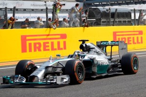 Hamilton gana el GP de Italia por delante de Rosberg