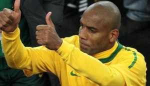 Dunga expulsó a Maicon de Brasil… ¿por eyacular en el champú de David Luiz?