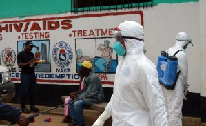 Fifa no prohibirá viajar a los países afectados por el virus del ébola