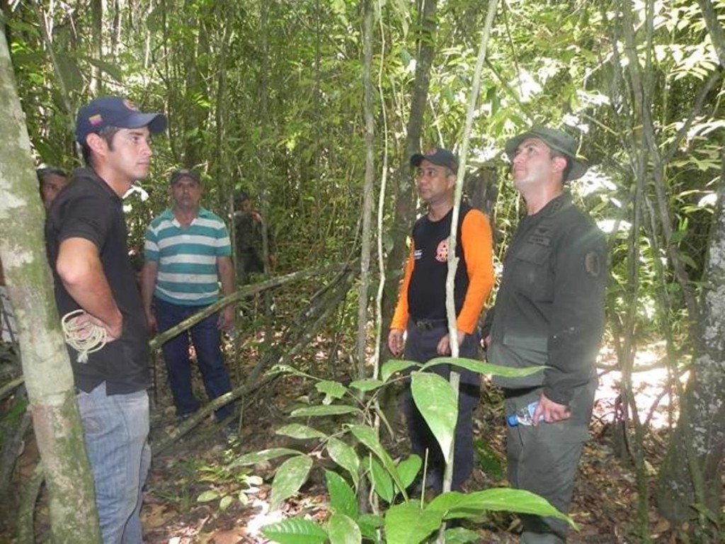 Se dificulta búsqueda de helicóptero caído en Bolívar