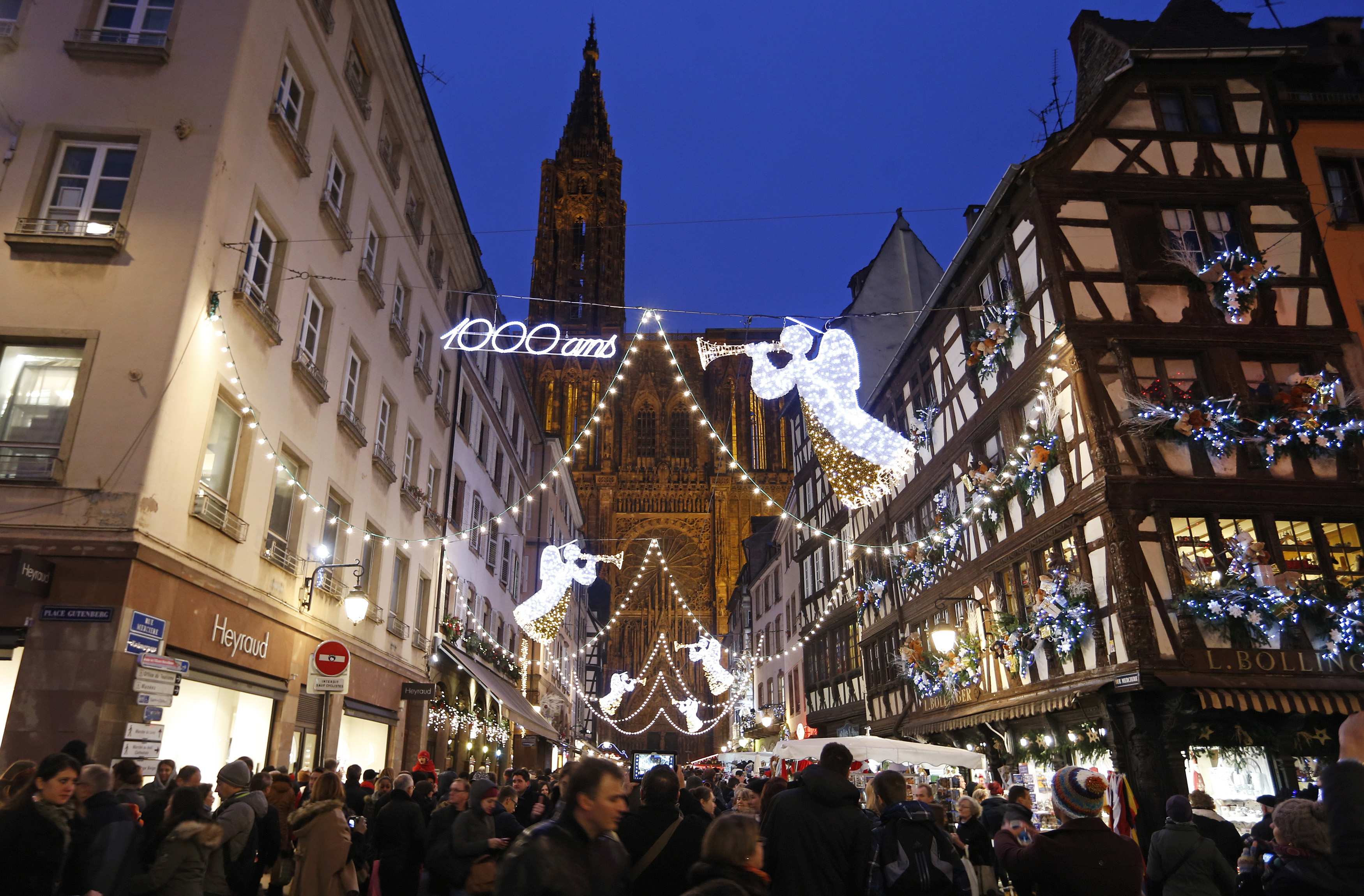 Las luces de Navidad iluminan el mundo (Fotos)