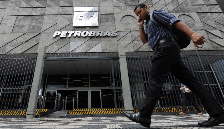 Petrobras adopta medidas de control interno por caso de corrupción