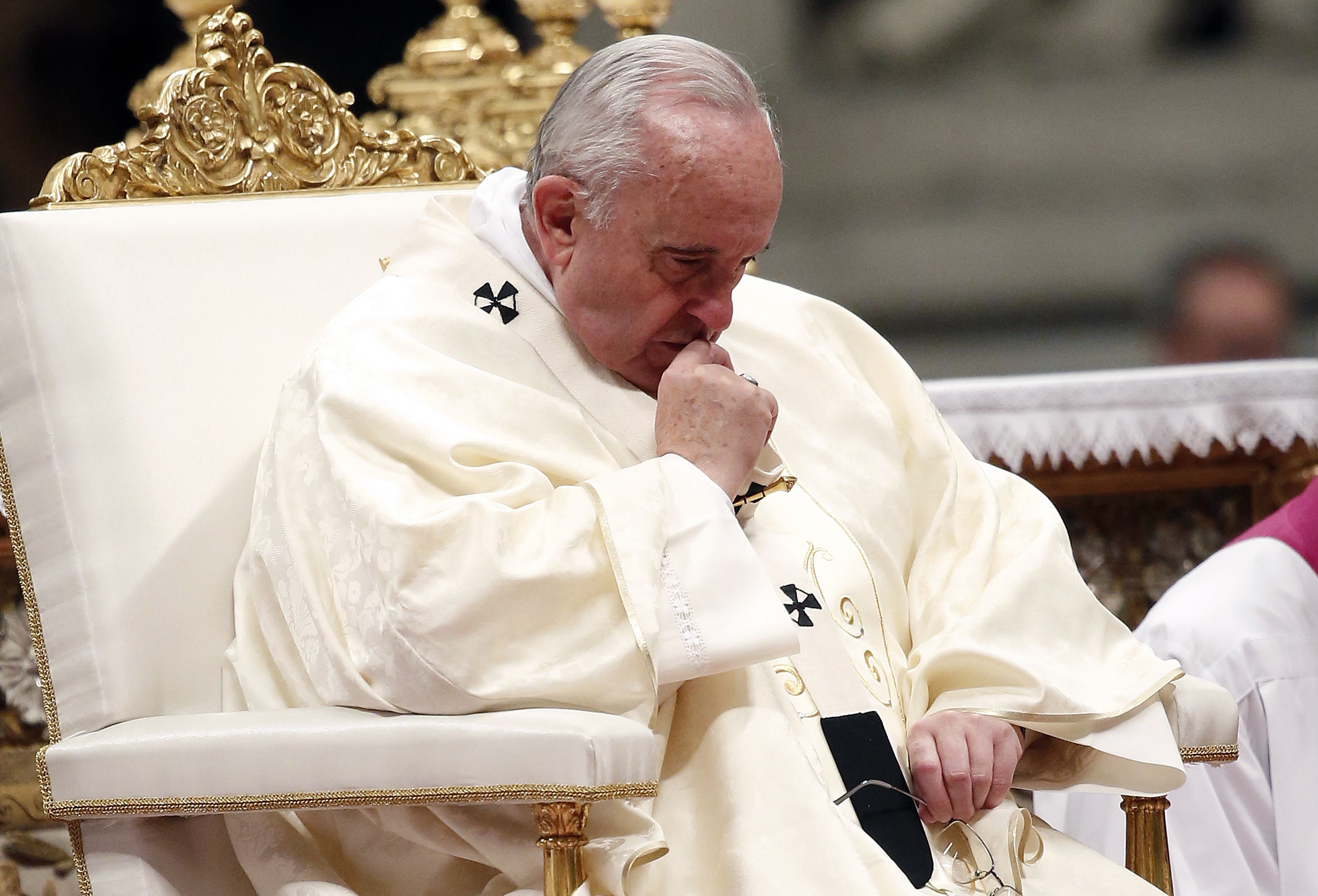 Papa expresa su firme condena del horrible atentado contra Charlie Hebdo