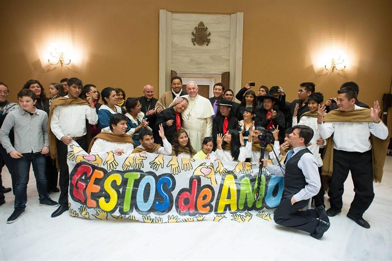 Hoy parece una plaza del 2×4, dijo el papa Francisco (Fotos y Video)