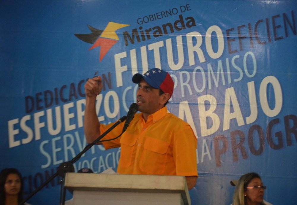 Capriles pide al pueblo oficialista no sacrificar su futuro por proyectos políticos