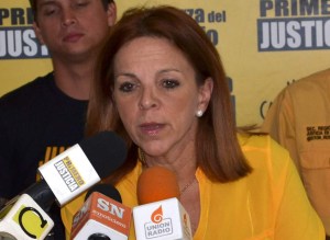 Elaisa Ferris: Las familias venezolanas están nerviosas por la resolución del Ministerio para la Defensa
