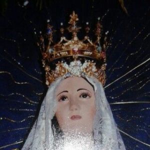 Roban corona de la Virgen de Lourdes en Falcón