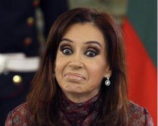 Cristina Fernández usa una silla de ruedas que está prohibida por su propio gobierno (Foto)