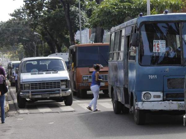 Transporte público de Maturín “varado” por falta de repuestos