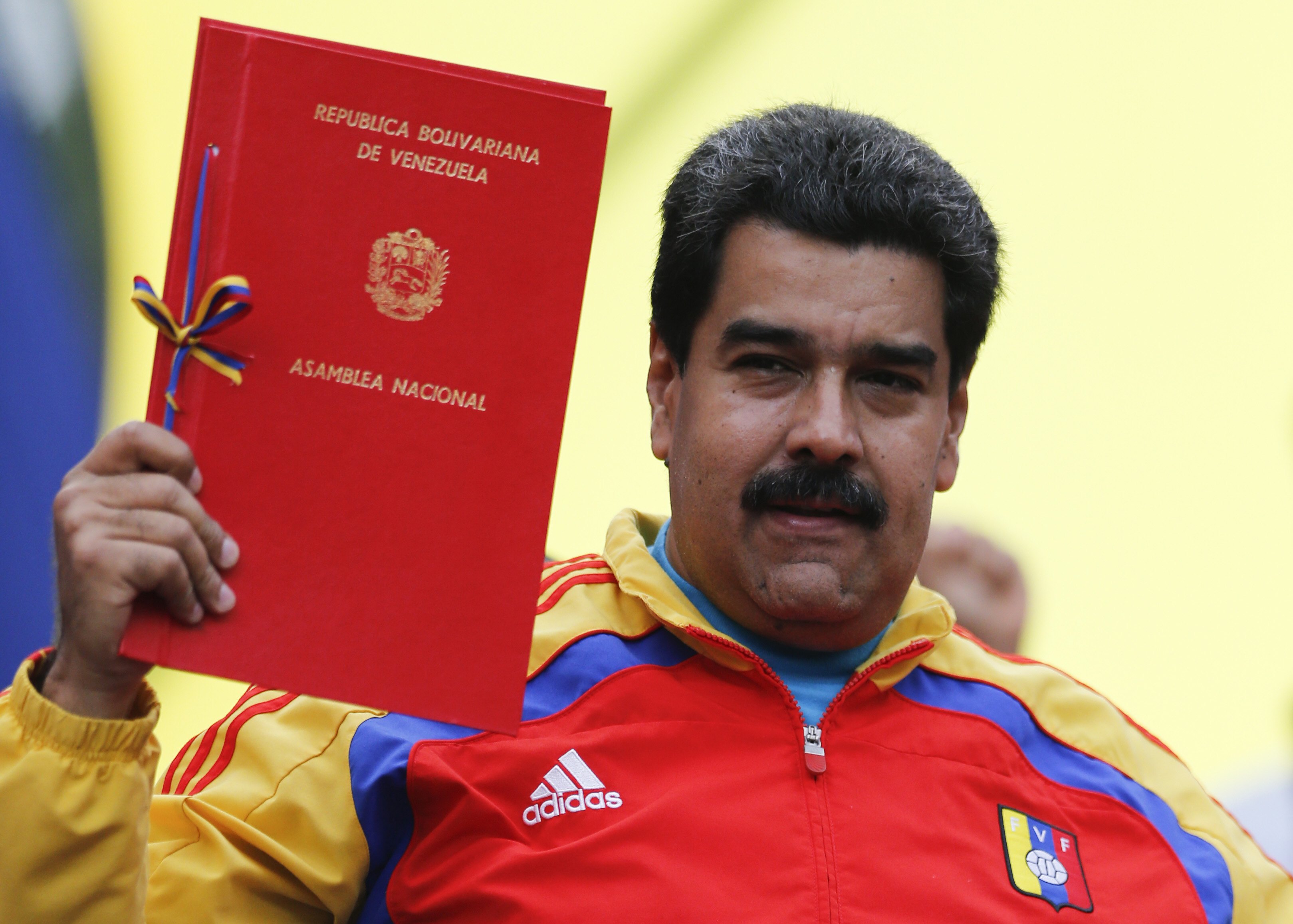 Maduro buscará dictar leyes contra sectores que “perturben” la economía