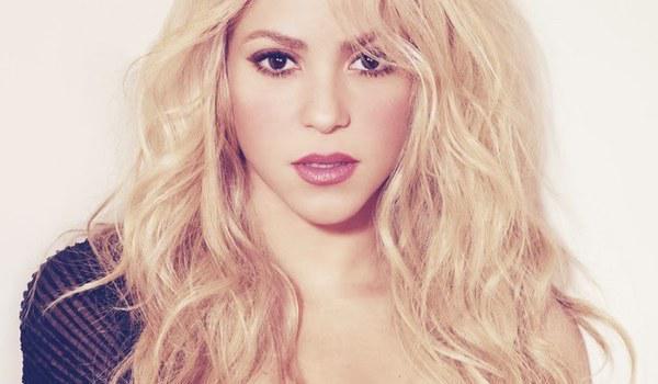 Shakira lanza “Chantaje”, su nuevo sencillo en español