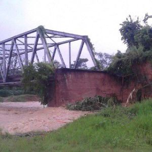 Colapso del puente Boconó deja incomunicados a Táchira y Mérida (Fotos)