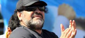 Maradona llega a Bogotá para liderar el Partido por la Paz