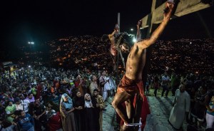 El viacrucis de Jesús en Petare: El segundo barrio más grande de Latinoamérica (FOTOS)