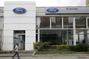 Gobierno de Maduro habría autorizado a Ford vender carros en dólares en Venezuela