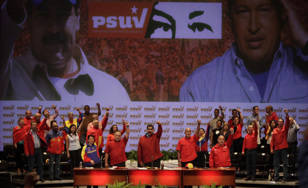 Chavismo lucha en vano para “parapetear” defectos en el SEN causados por la corrupción desmedida