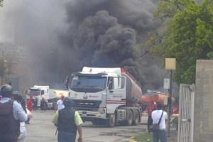 MP investiga explosión de tanques de combustible en Catia La Mar