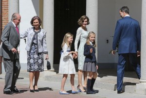 La princesa Leonor de España recibió el sacramento de la comunión (Fotos)
