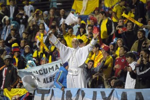 FOTOS: El “Papa” estuvo presente en el juego de Argentina-Colombia