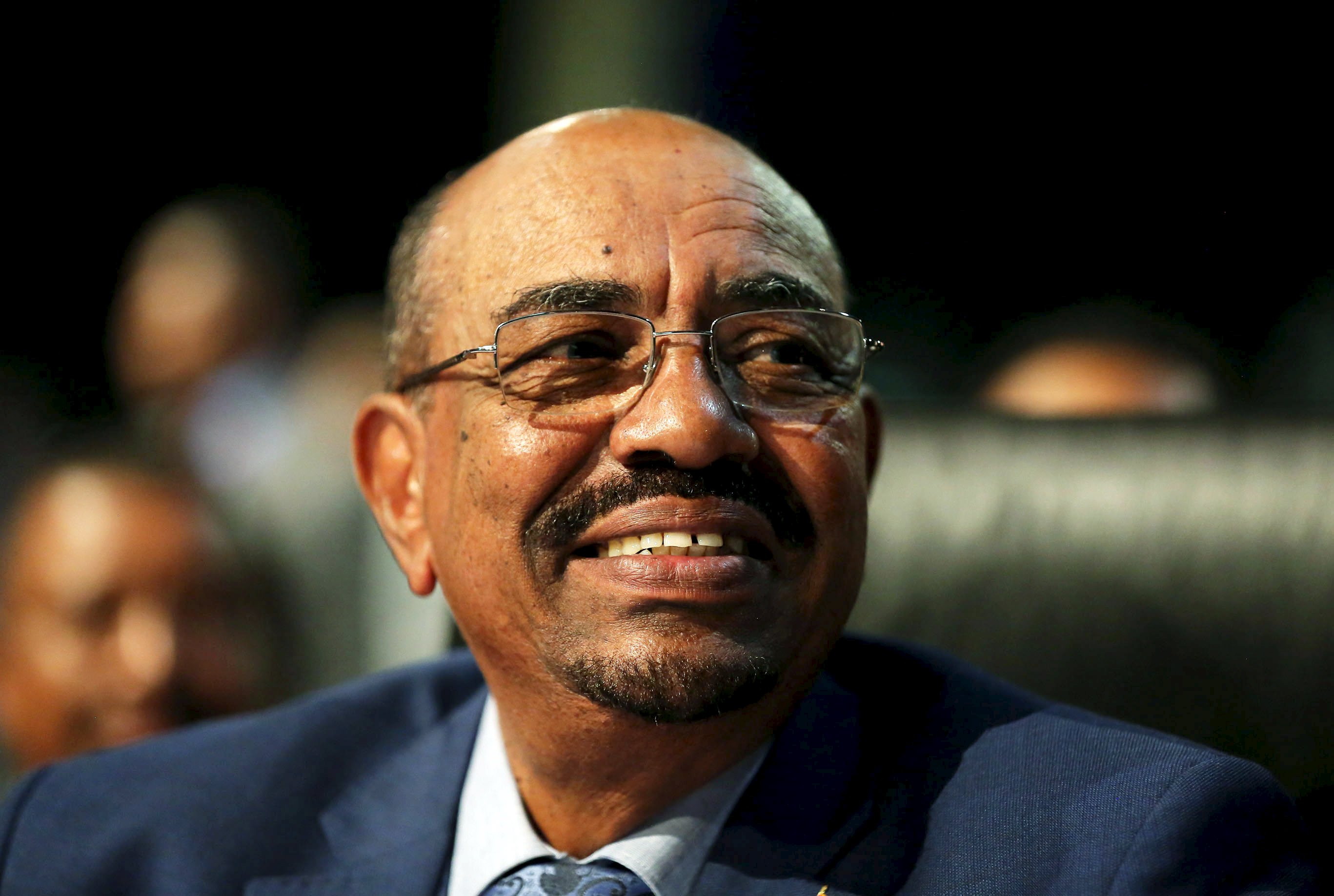 Al Bashir abandona Sudáfrica pese a la orden de detención de la CPI