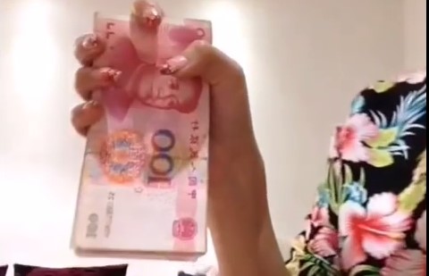 Cuenta los billetes de manera rápida con esta simple técnica (Video + Made in China)