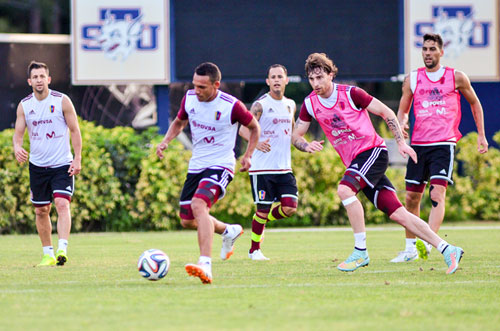 La vinotinto viaja a Chile este martes