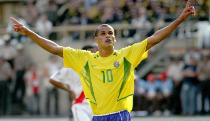 Rivaldo planea volver a jugar para salvar al club que preside