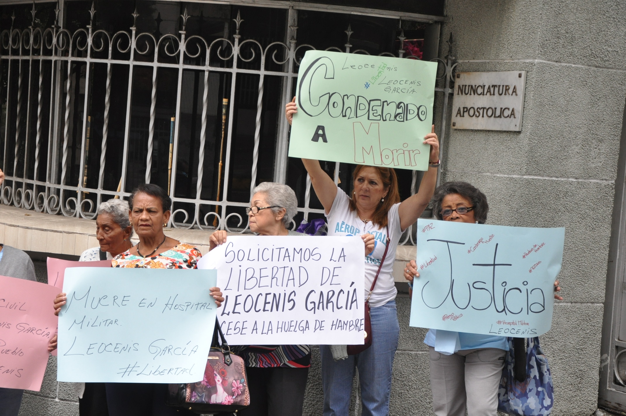 Amigos y familiares de Leocenis García solicitan al papa Francisco que interceda en su caso