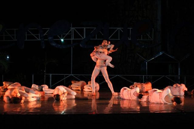 Foto: El Ballet Teresa Carreño se presentó en el sistema teleférico Warairarepano este domingo. Lugar:Estación Maripérez del sistema teleférico Warairarepano, Caracas / AVN