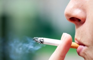 Fumar podría aumentar el riesgo de desarrollar esquizofrenia