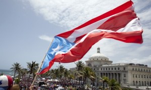 Puerto Rico propone austeridad y reestructurar deudas para superar crisis