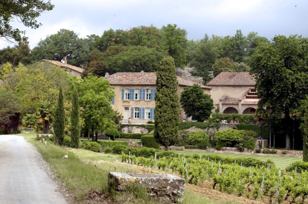 Foto: muestra la villa de "Domaine de Miraval", propiedad de Brad Pitt y Angelina Jolie, en las localidades del sur de Francia de Correns y Châteauvert / EFE