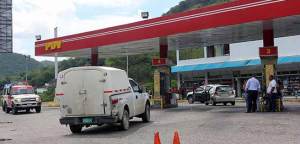 Robo en gasolinera en la GMA deja dos muertos y tres heridos