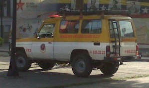 Ni los bomberos en servicio se salvan del hampa: Choros se llevan una camioneta