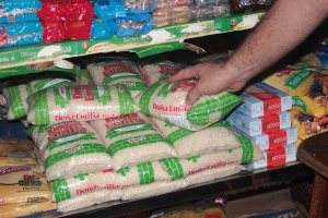 Hasta en 600 bolívares venden un kilo de arroz en Táchira