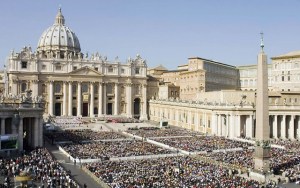 Ejemplar condena del Vaticano para cura español por filtrar documentos secretos