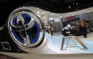 Toyota aspira vender automóviles semi autónomos para 2020
