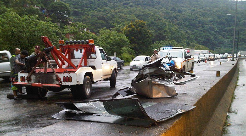 Cinco muertos dejó accidente en la autopista Charallave-Santa Teresa